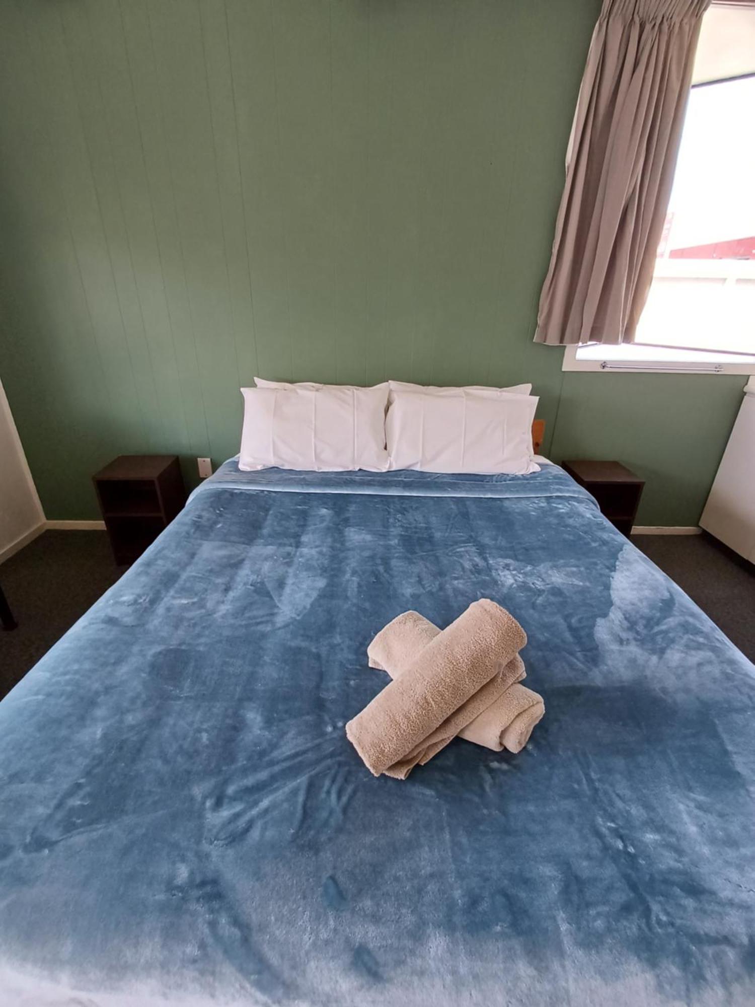 Gothic Heights Motel Christchurch Extérieur photo