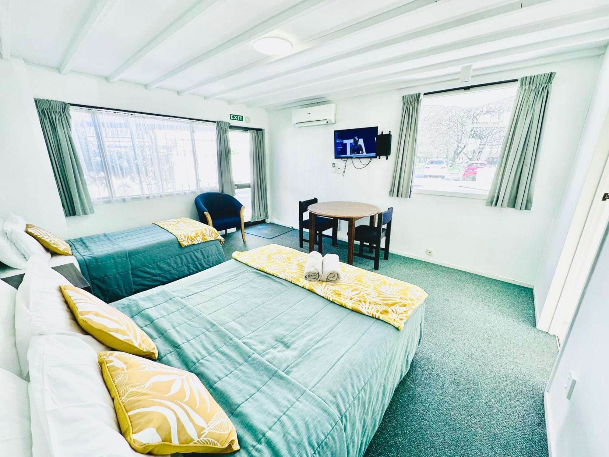 Gothic Heights Motel Christchurch Extérieur photo