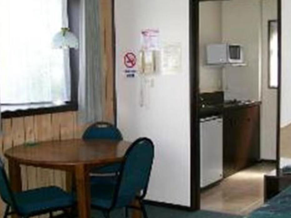 Gothic Heights Motel Christchurch Extérieur photo