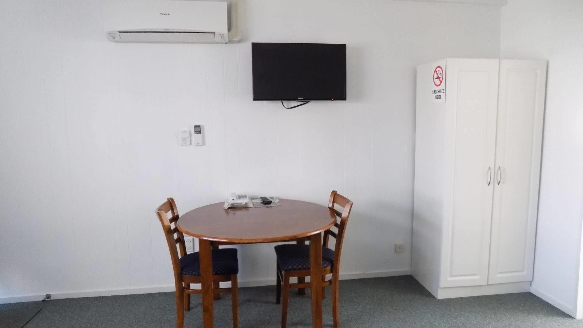 Gothic Heights Motel Christchurch Extérieur photo