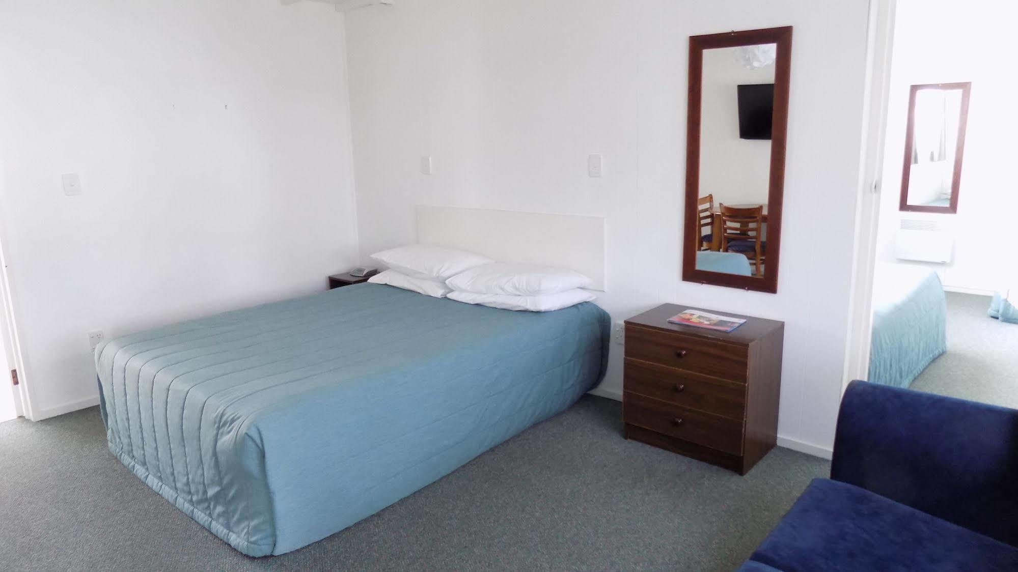 Gothic Heights Motel Christchurch Extérieur photo